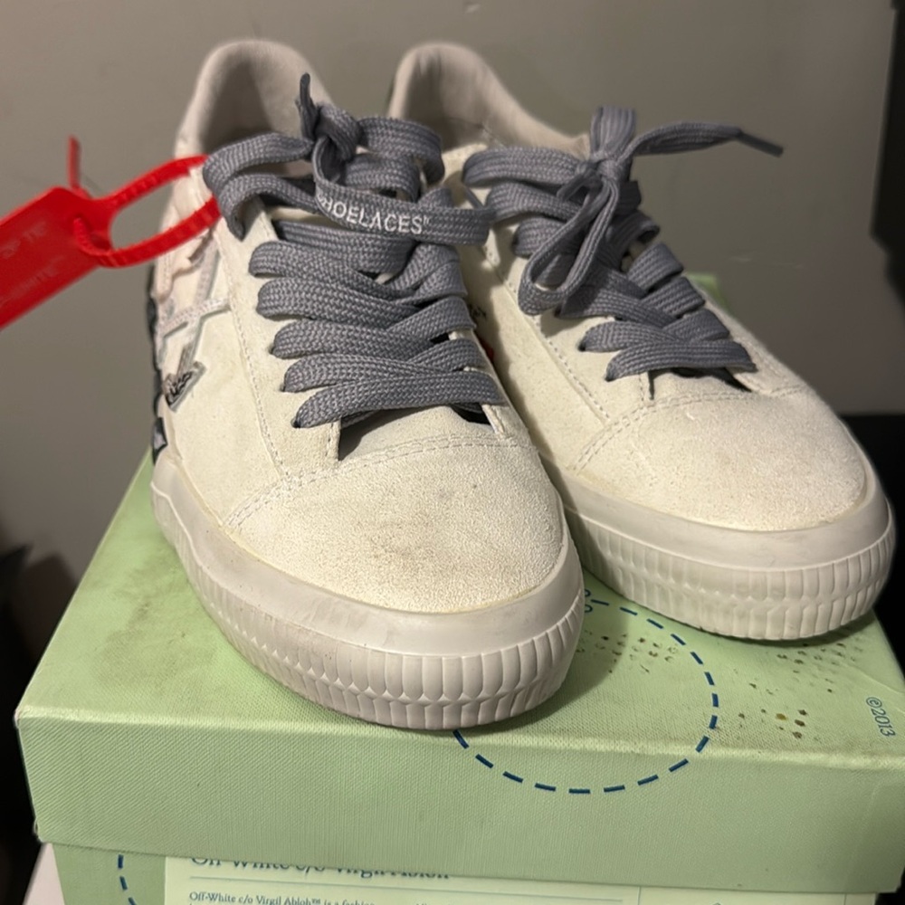 Off white shoe white grey